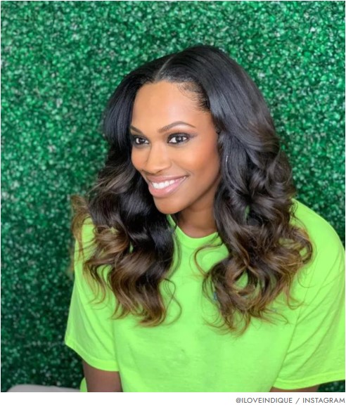  Ombré Waves Sew-In model, with curls in the end of the hair